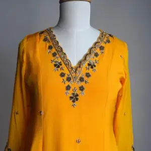 Women Embroidered Kurti